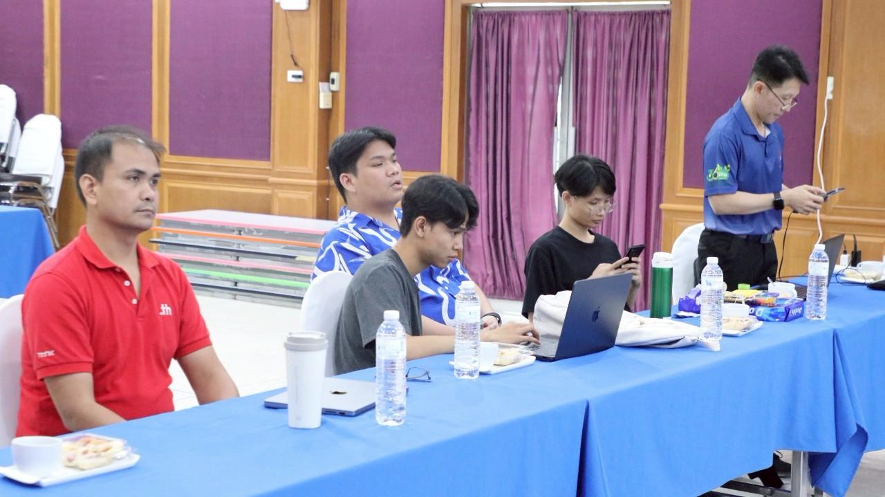 LINE_ALBUM_Teacher-Workshop-Buriram_250505_14.jpg
